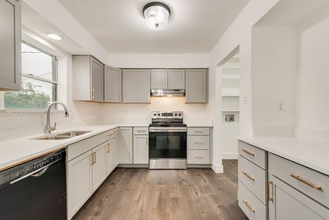 1614 Brent Court, Grand Prairie, TX 75051