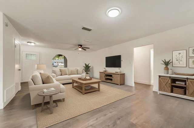 1614 Brent Court, Grand Prairie, TX 75051