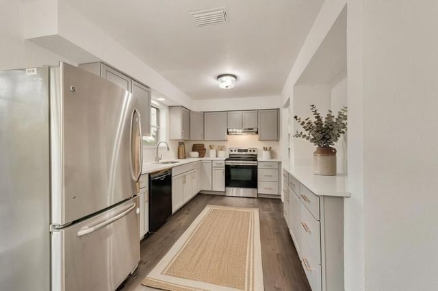 1614 Brent Court, Grand Prairie, TX 75051