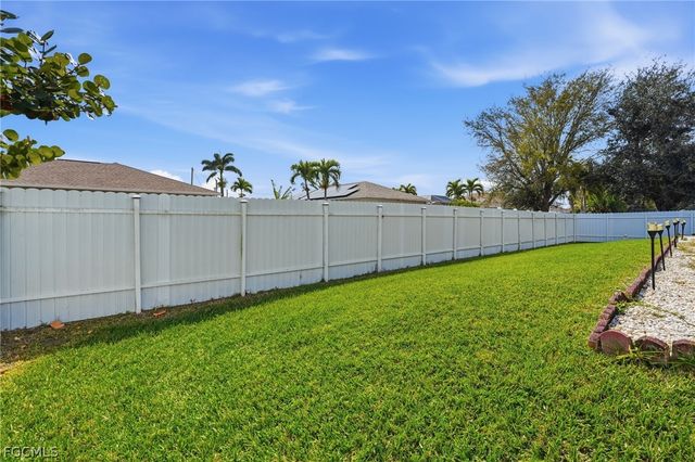 2120 SW 15th ST, Cape Coral, FL 33991