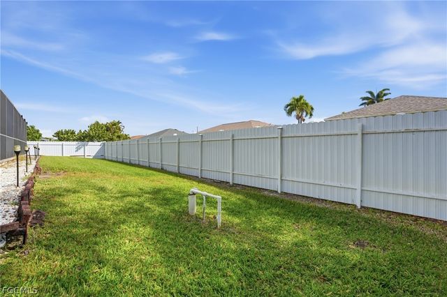 2120 SW 15th ST, Cape Coral, FL 33991