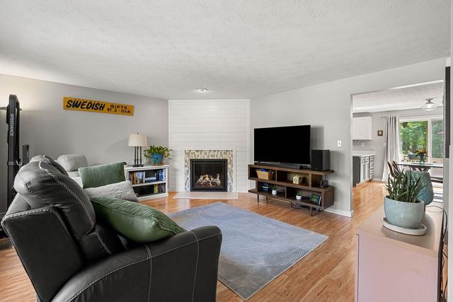 5 Westminster Drive, Nashua, NH 03064