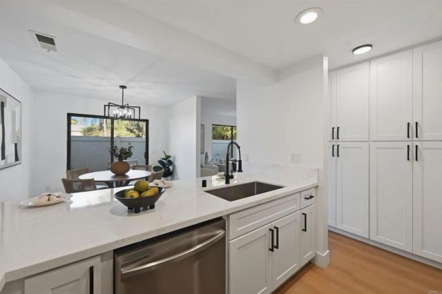 376 Forest Place, Vista, CA 92083