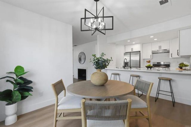 376 Forest Place, Vista, CA 92083