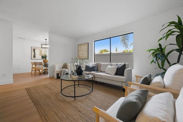 376 Forest Place, Vista, CA 92083