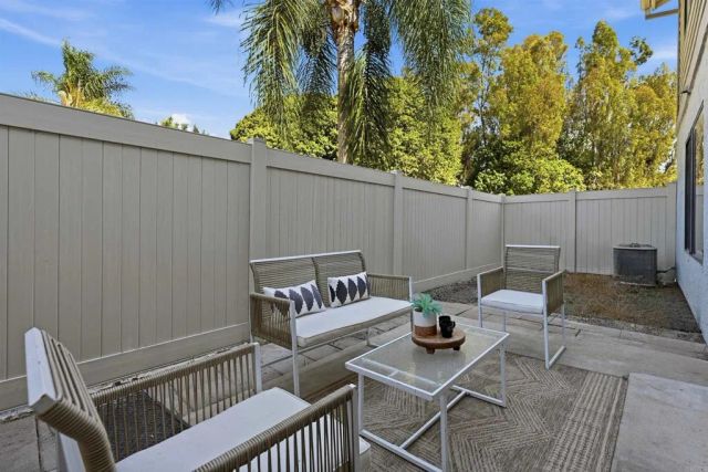 376 Forest Place, Vista, CA 92083