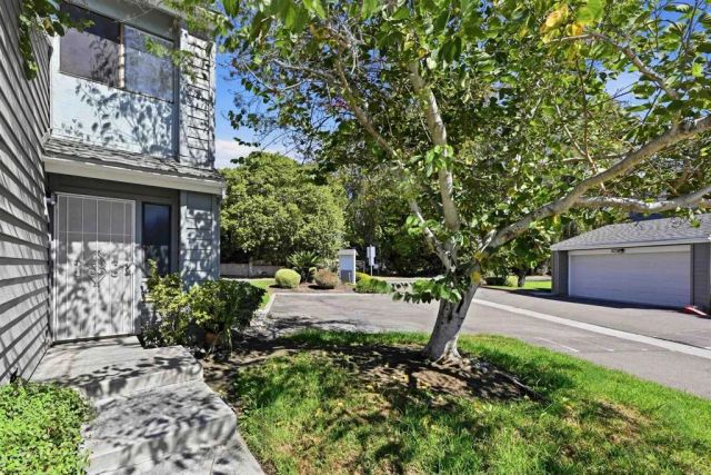 376 Forest Place, Vista, CA 92083