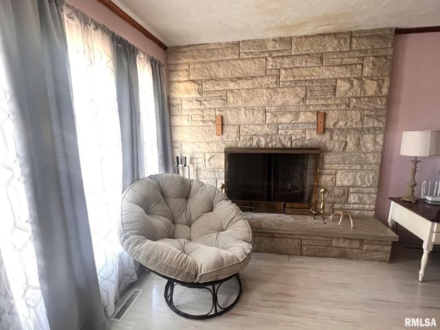 12563 Saraville Road, Marion, IL 62959