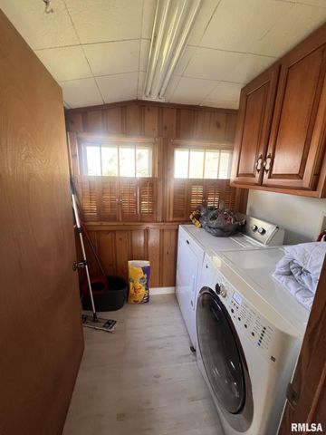 12563 Saraville Road, Marion, IL 62959