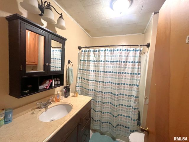 12563 Saraville Road, Marion, IL 62959