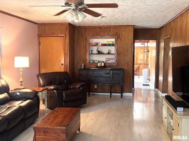 12563 Saraville Road, Marion, IL 62959