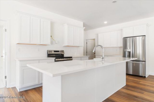 1 Brookhaven Court, Wilton, NY 12866