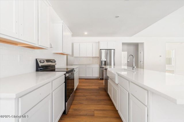 1 Brookhaven Court, Wilton, NY 12866