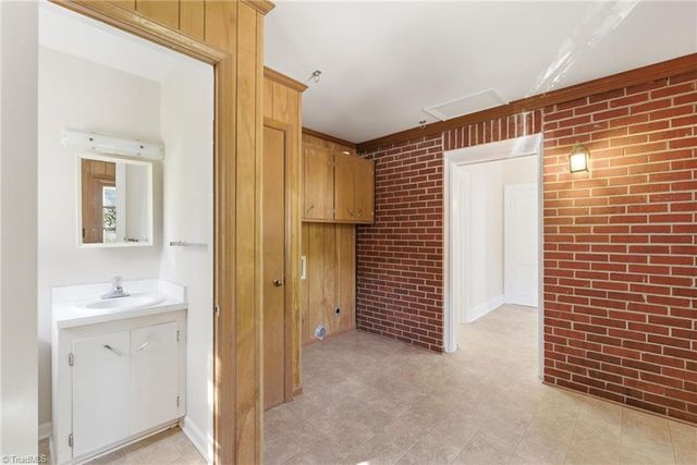 901 Longview Street, Greensboro, NC 27403