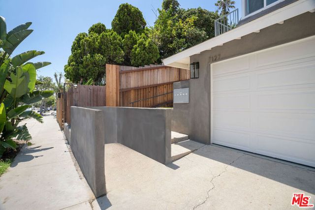 7131 Ramsgate Avenue, Los Angeles, CA 90045