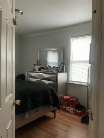 18752 Faust Avenue, Detroit, MI 48219