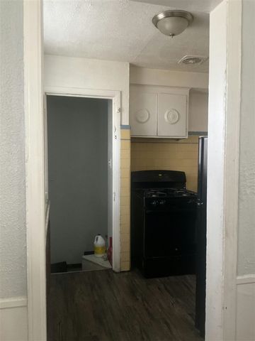 18752 Faust Avenue, Detroit, MI 48219