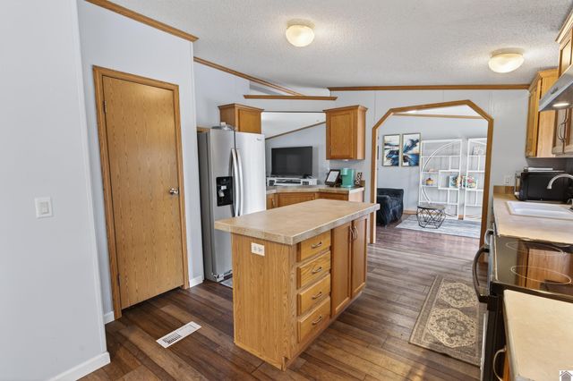 1484 State Route 1271, Kuttawa, KY 42055