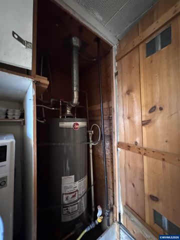 1325 8th Av SW, Albany, OR 97321