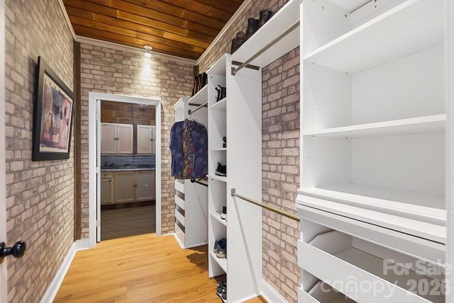432 Raintree Drive, Matthews, NC 28104
