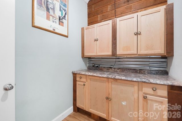432 Raintree Drive, Matthews, NC 28104