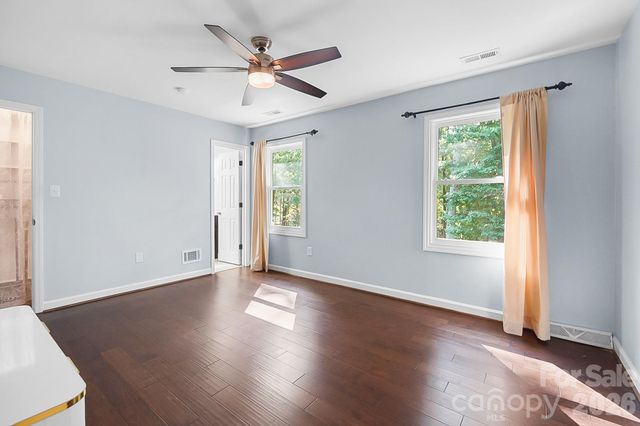 432 Raintree Drive, Matthews, NC 28104