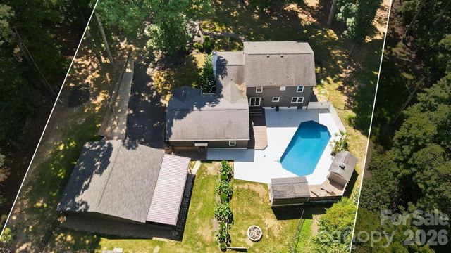 432 Raintree Drive, Matthews, NC 28104