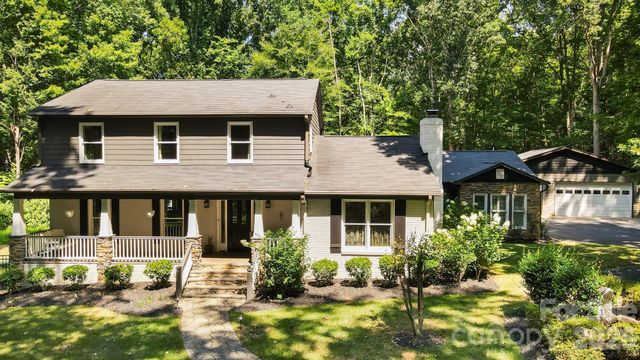 432 Raintree Drive, Matthews, NC 28104