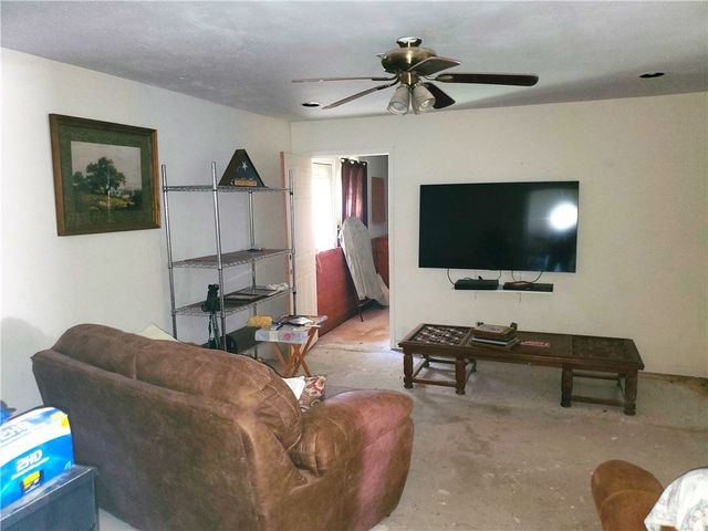 1710 E Johnston Ave, Kingsville, TX 78363