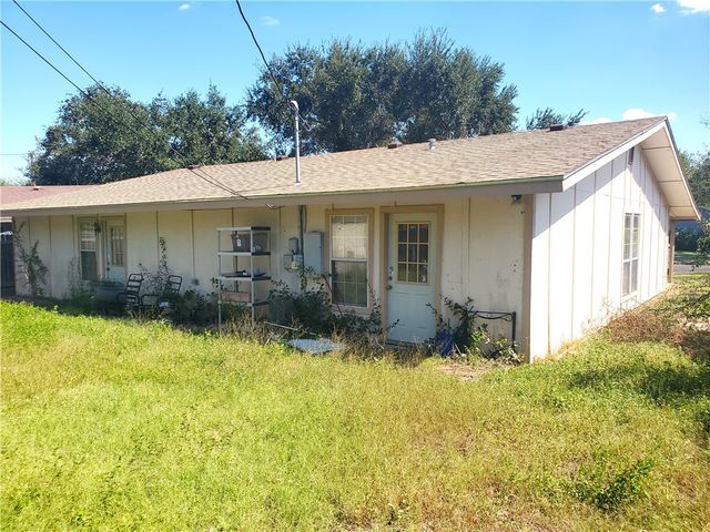 1710 E Johnston Ave, Kingsville, TX 78363