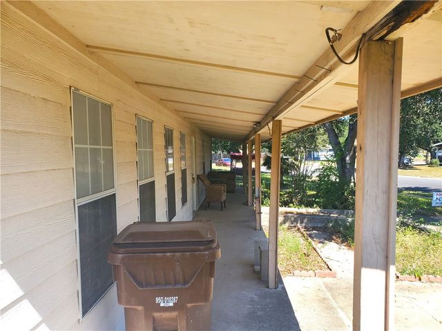 1710 E Johnston Ave, Kingsville, TX 78363