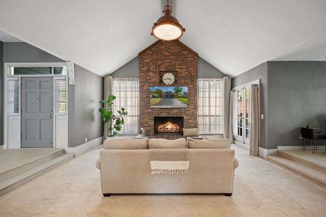 2516 Lake Bend Terrace, Carrollton, TX 75006