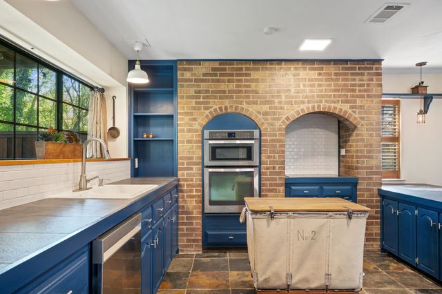 2516 Lake Bend Terrace, Carrollton, TX 75006