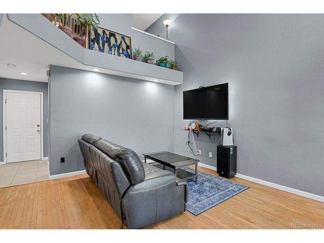 858 S Granby Cir, Aurora, CO 80012