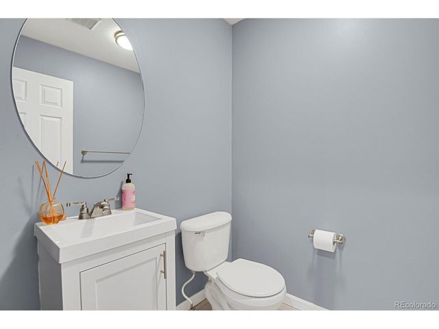 858 S Granby Cir, Aurora, CO 80012