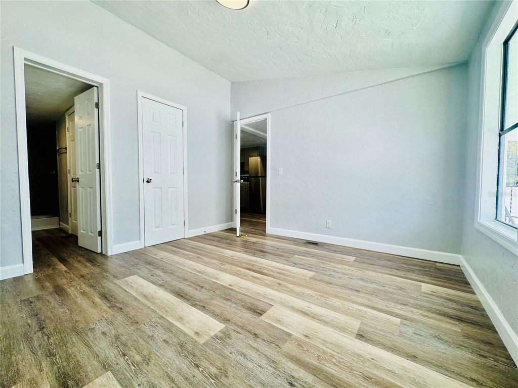 Image 11 of property listing at 4822 ROLLING MEADOW DRIVE, Lakeland, FL 33810