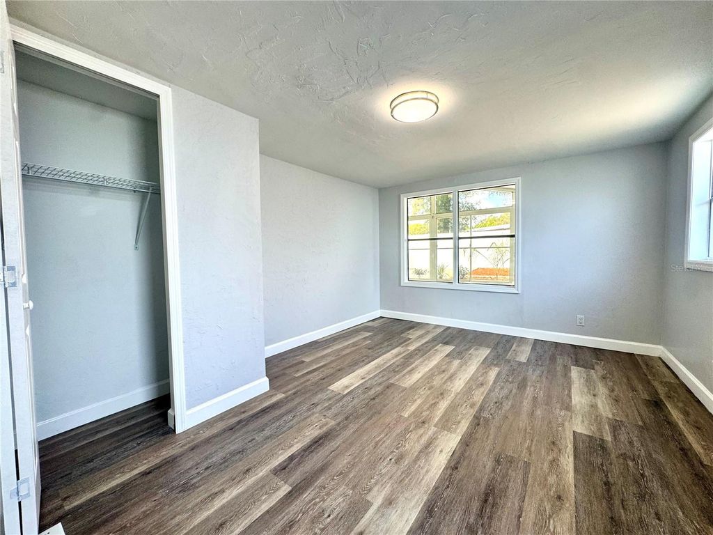 Image 19 of property listing at 4822 ROLLING MEADOW DRIVE, Lakeland, FL 33810