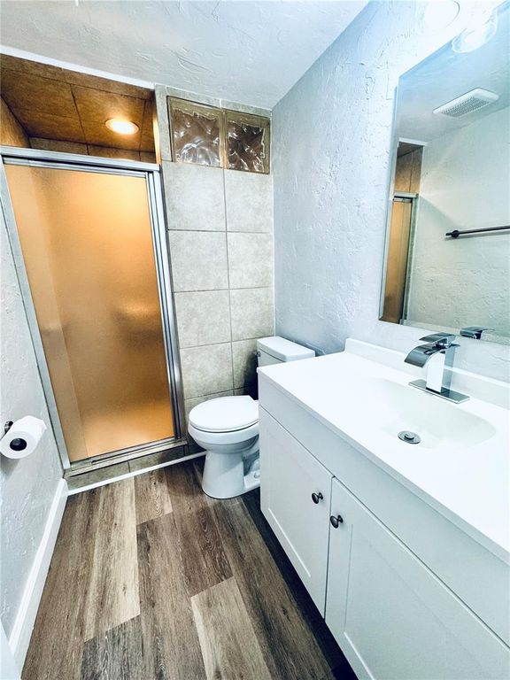 Image 20 of property listing at 4822 ROLLING MEADOW DRIVE, Lakeland, FL 33810