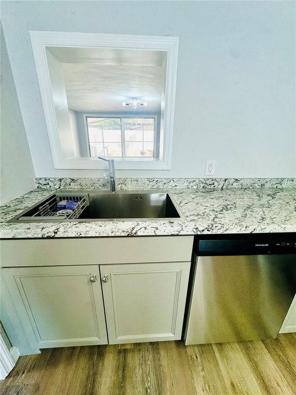 Image 25 of property listing at 4822 ROLLING MEADOW DRIVE, Lakeland, FL 33810