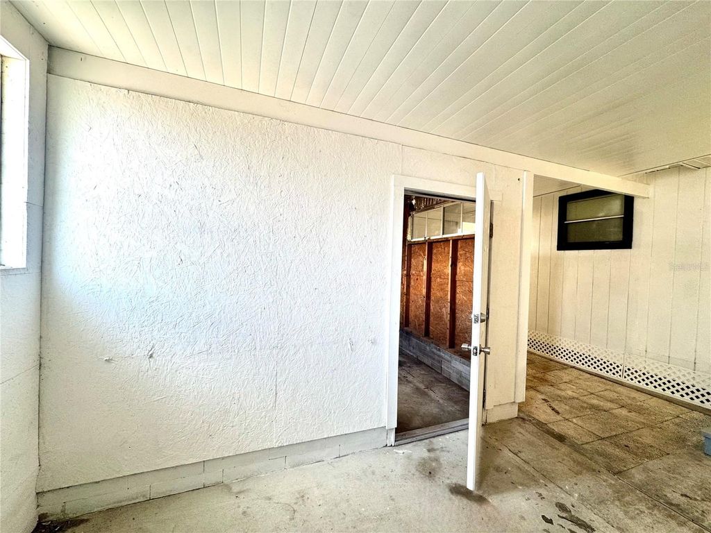 Image 31 of property listing at 4822 ROLLING MEADOW DRIVE, Lakeland, FL 33810