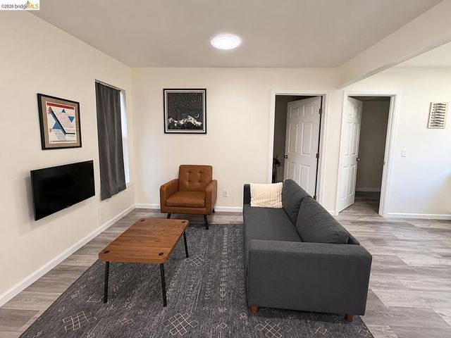 1313 Curtis St, Berkeley, CA 94702
