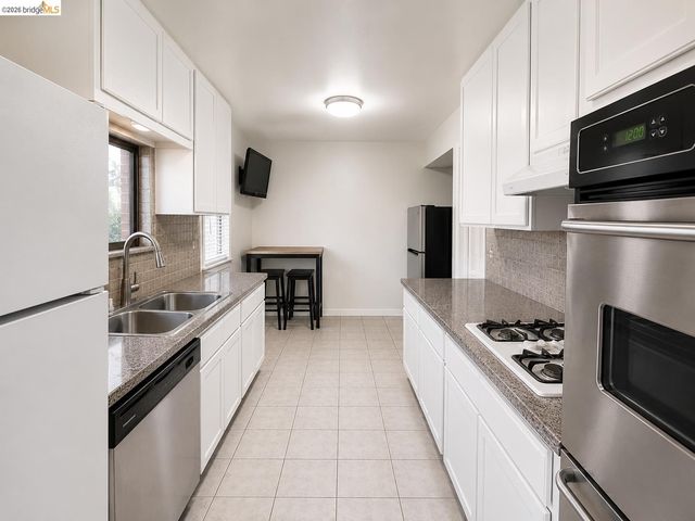 1313 Curtis St, Berkeley, CA 94702