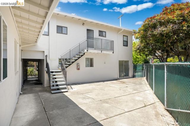 1313 Curtis St, Berkeley, CA 94702