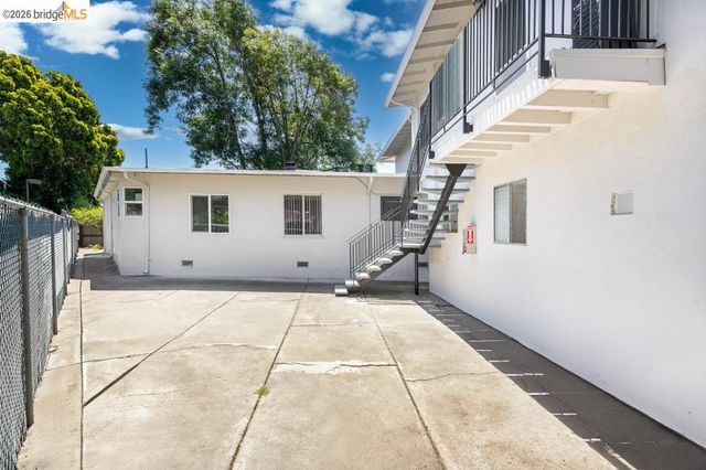 1313 Curtis St, Berkeley, CA 94702