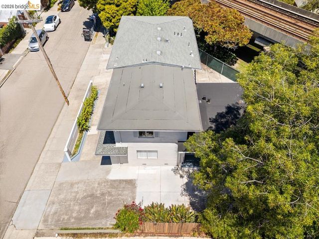 1313 Curtis St, Berkeley, CA 94702