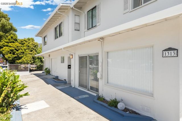 1313 Curtis St, Berkeley, CA 94702