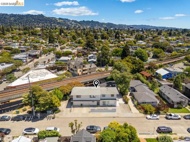 1313 Curtis St, Berkeley, CA 94702