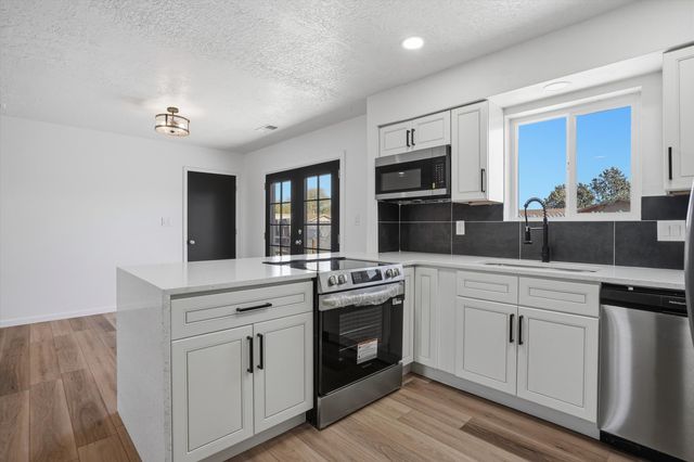 1330 Sage Brush Court SE, Rio Rancho, NM 87124