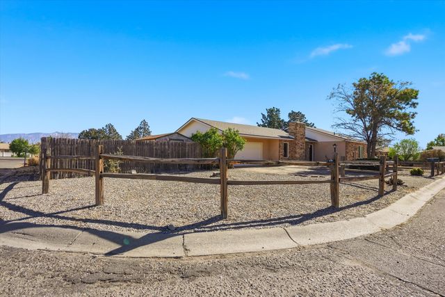 1330 Sage Brush Court SE, Rio Rancho, NM 87124