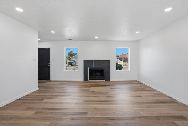 1330 Sage Brush Court SE, Rio Rancho, NM 87124